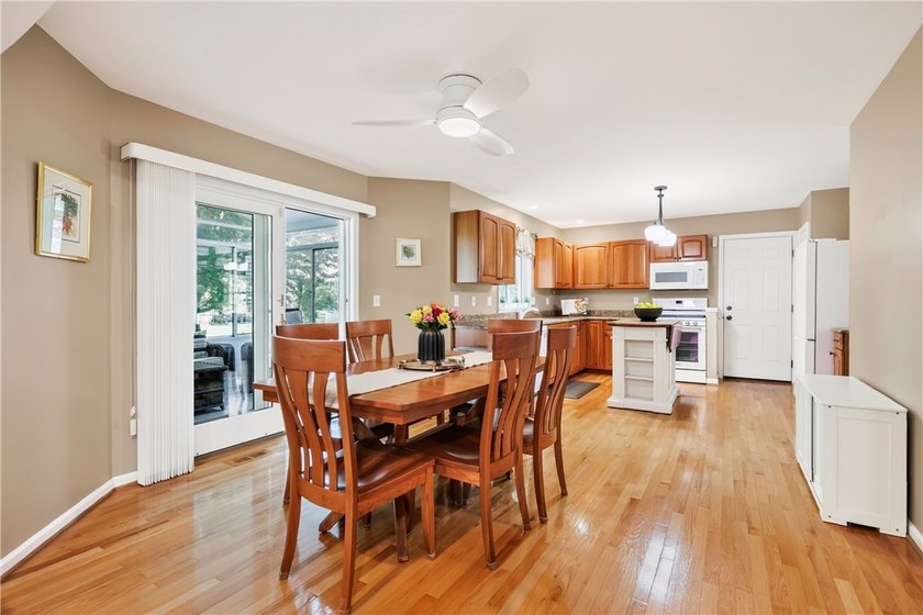 Don't miss this beautifully maintained 3-bdrm, 2.5-bath - photo 17
