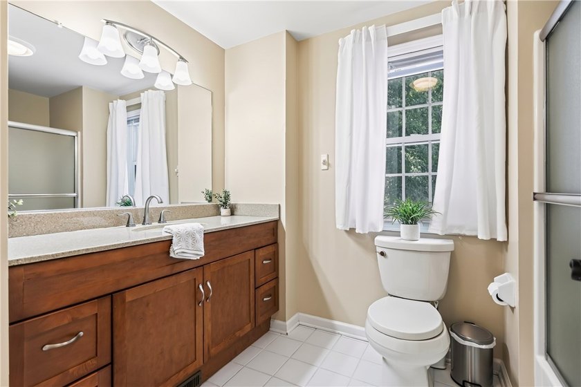 Don't miss this beautifully maintained 3-bdrm, 2.5-bath - photo 32