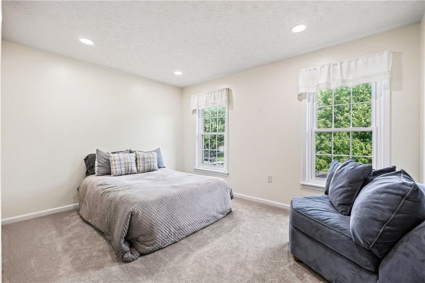 Don't miss this beautifully maintained 3-bdrm, 2.5-bath - photo 34