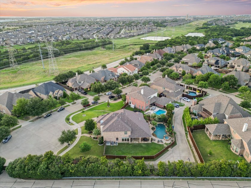 Rare find! Own one of the best lots in the main Castle Hills! - photo 12