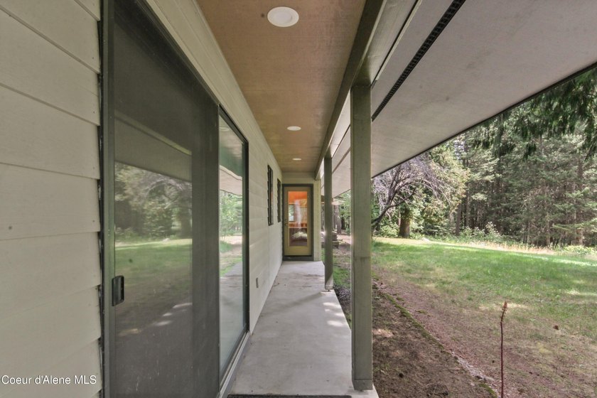 Discover your own private North Idaho retreat on 20+ acres in - photo 13