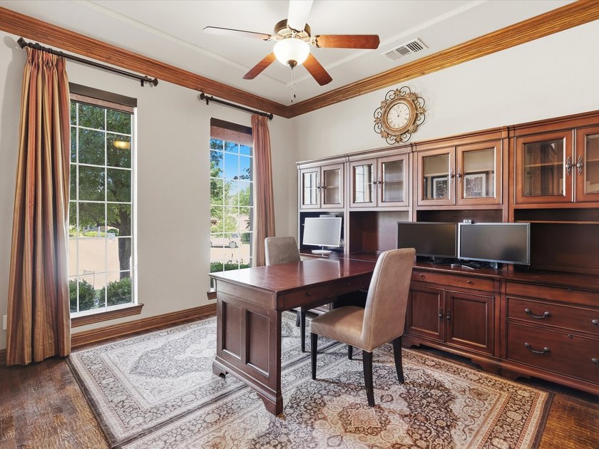 Rare find! Own one of the best lots in the main Castle Hills! - photo 16