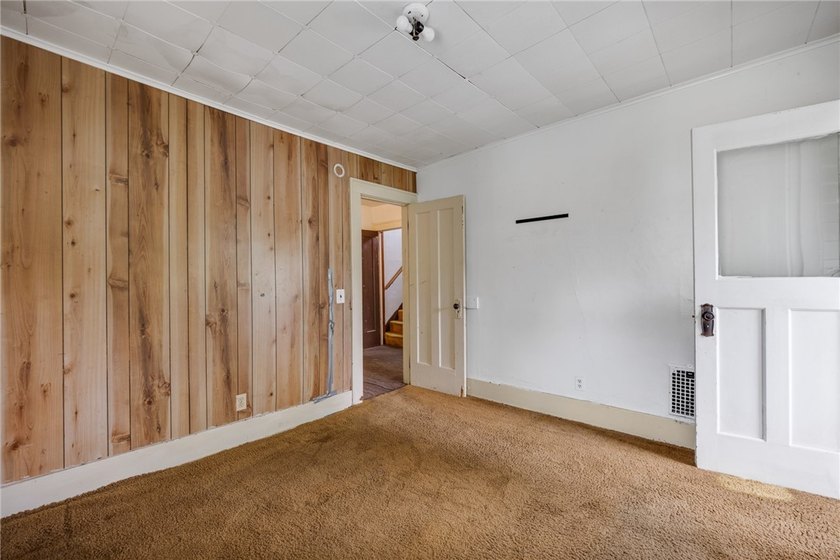 Opportunity knocks in Rochester's desirable 19th Ward! This - photo 17