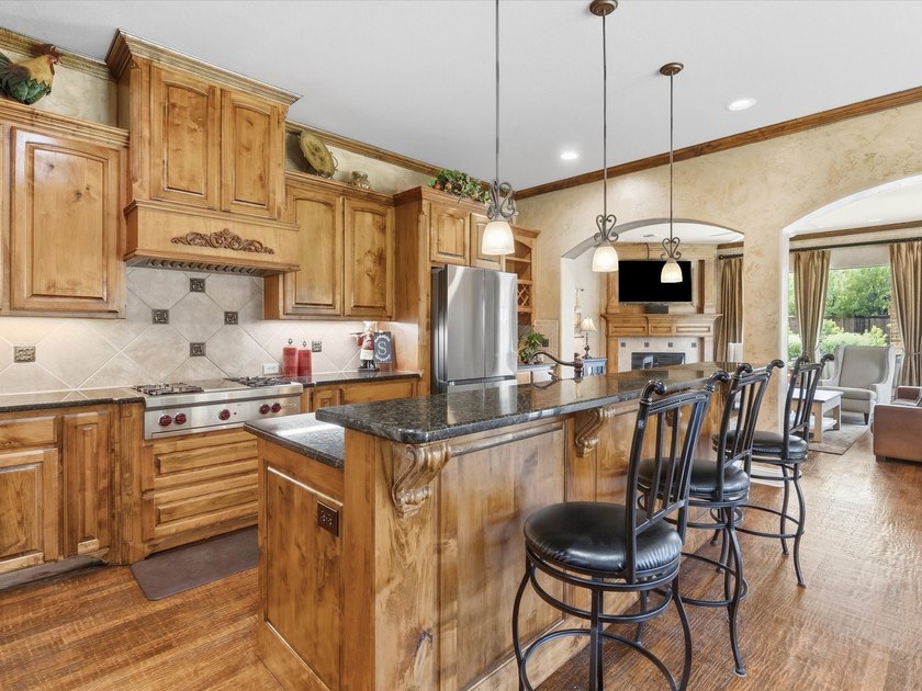 Rare find! Own one of the best lots in the main Castle Hills! - photo 17