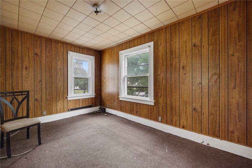 Opportunity knocks in Rochester's desirable 19th Ward! This - photo 22