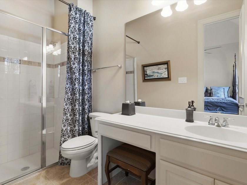 Rare find! Own one of the best lots in the main Castle Hills! - photo 30