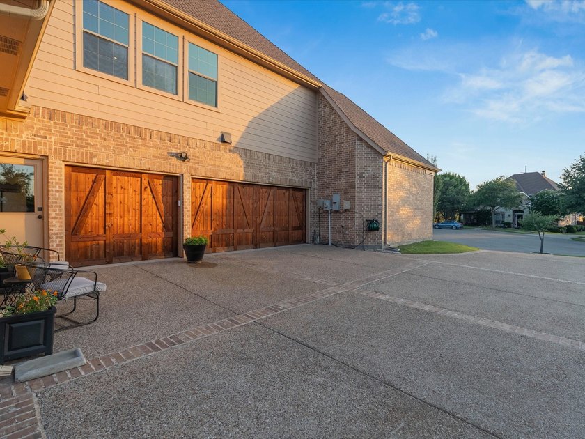 Rare find! Own one of the best lots in the main Castle Hills! - photo 37