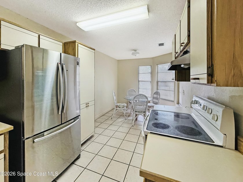 Discover the perfect blend of space and potential in this 3-bed - photo 7