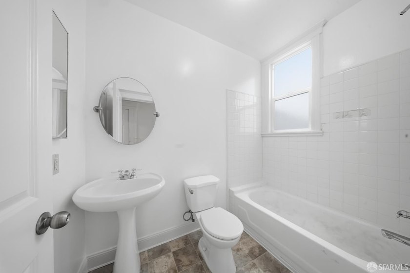 Well-maintained 4-unit building on a quiet SOMA street with - photo 12