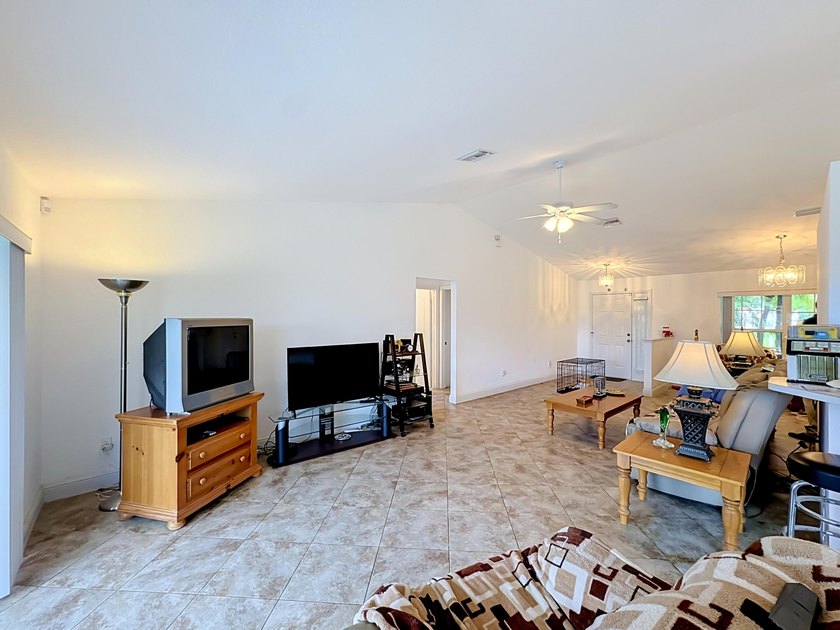 This well-maintained 3-bedroom, 2-bath CBS home, built in 2005 - photo 20