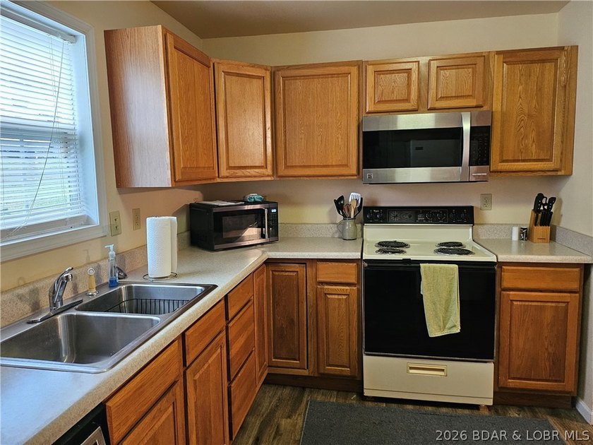 Motivated Seller!!! Turnkey move-in ready property is your start - photo 39