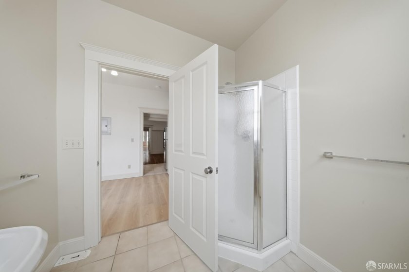 Well-maintained 4-unit building on a quiet SOMA street with - photo 44