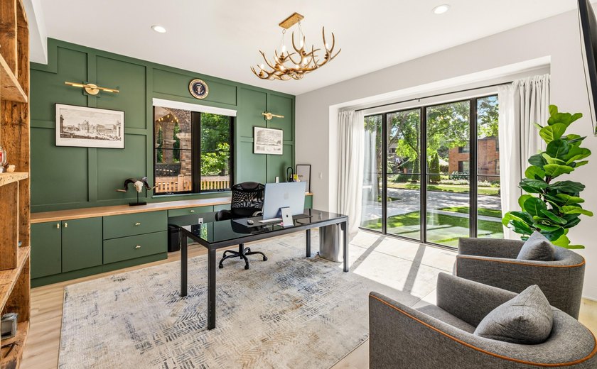 A remarkable opportunity to own a newly constructed contemporary - photo 5