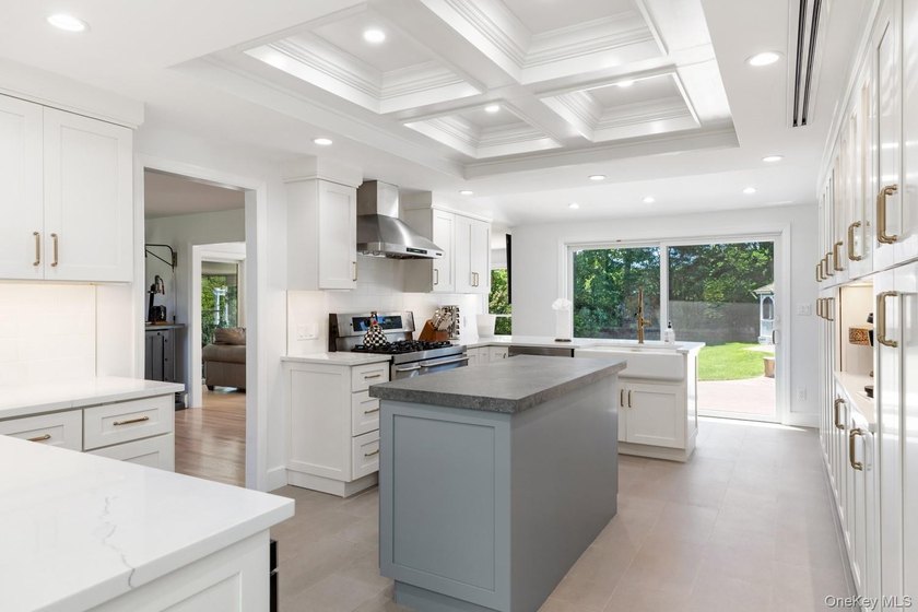 This warm and welcoming home offers a spacious layout with - photo 22
