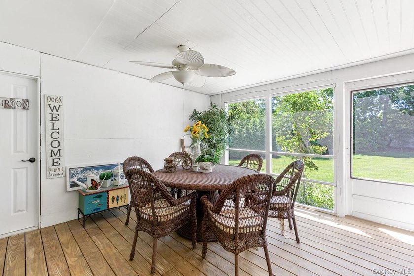 This warm and welcoming home offers a spacious layout with - photo 28
