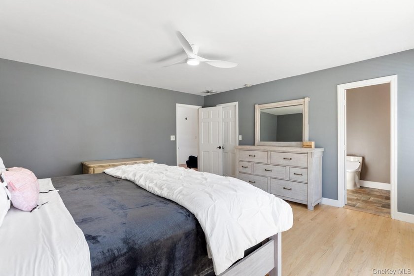 This warm and welcoming home offers a spacious layout with - photo 32