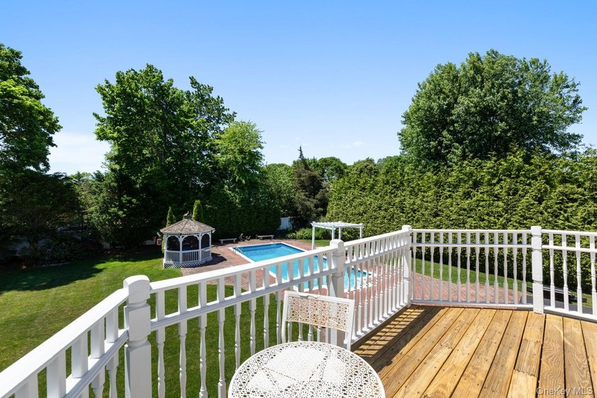 This warm and welcoming home offers a spacious layout with - photo 34
