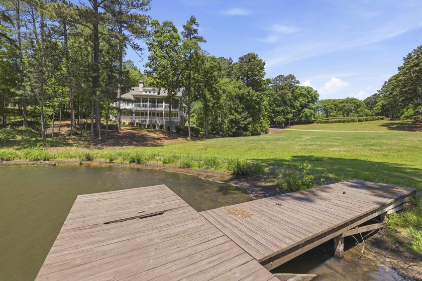 Walk over to the pool or play some pickleball, go play 18, then - photo 7