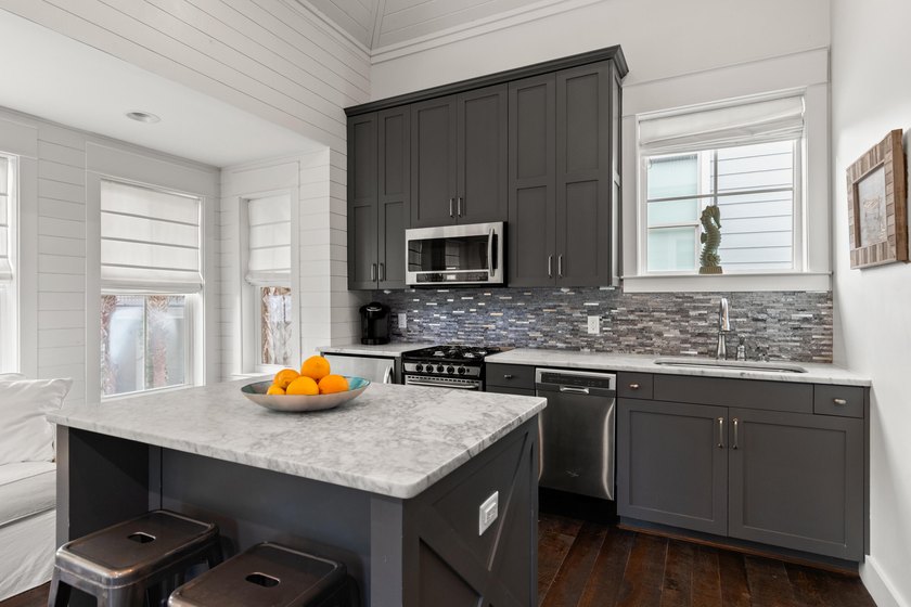 ''Southern Comfort'' is a 5-bedroom home with a carriage house - photo 13