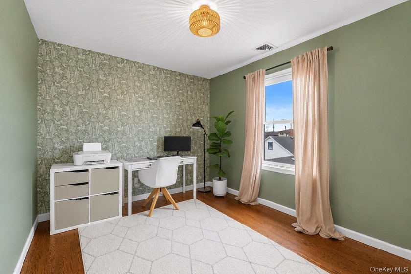 Welcome to 27 Radcliffe Rd, an immaculate and meticulously - photo 16