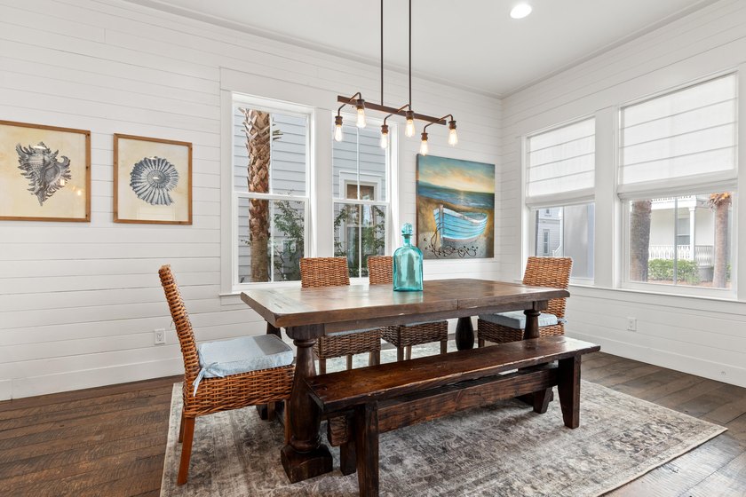 ''Southern Comfort'' is a 5-bedroom home with a carriage house - photo 17
