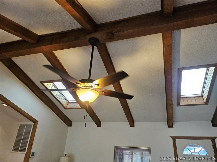 Lakefront living with private dock &amp; lake views! Enjoy the - photo 19