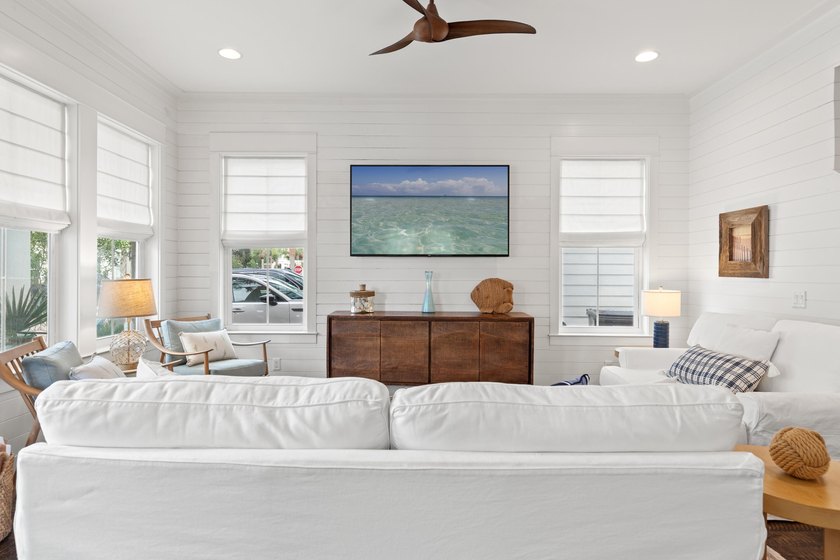 ''Southern Comfort'' is a 5-bedroom home with a carriage house - photo 20
