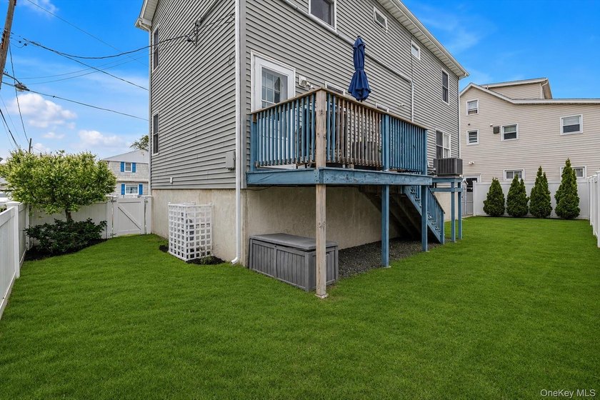 Welcome to 27 Radcliffe Rd, an immaculate and meticulously - photo 21
