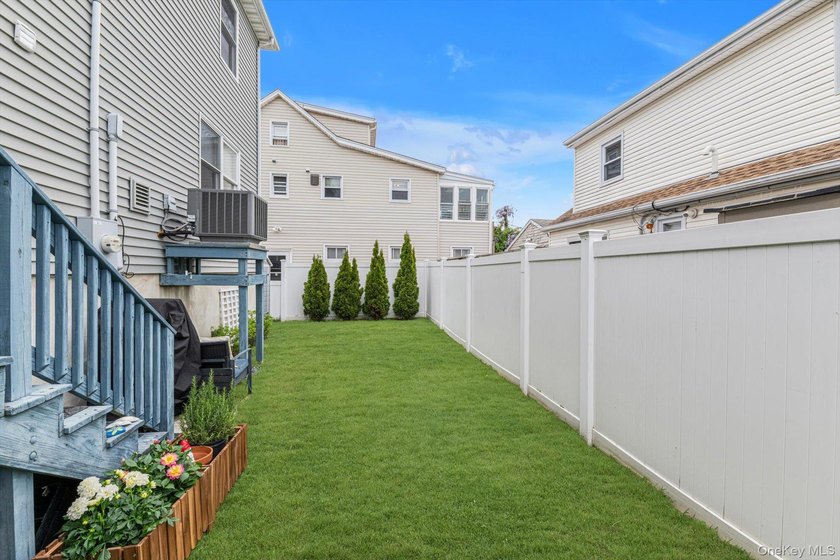 Welcome to 27 Radcliffe Rd, an immaculate and meticulously - photo 22