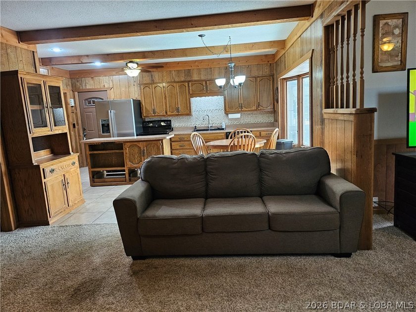Lakefront living with private dock &amp; lake views! Enjoy the - photo 23