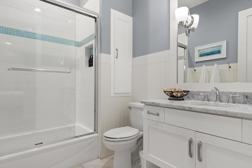 ''Southern Comfort'' is a 5-bedroom home with a carriage house - photo 24