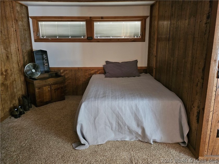 Lakefront living with private dock &amp; lake views! Enjoy the - photo 27