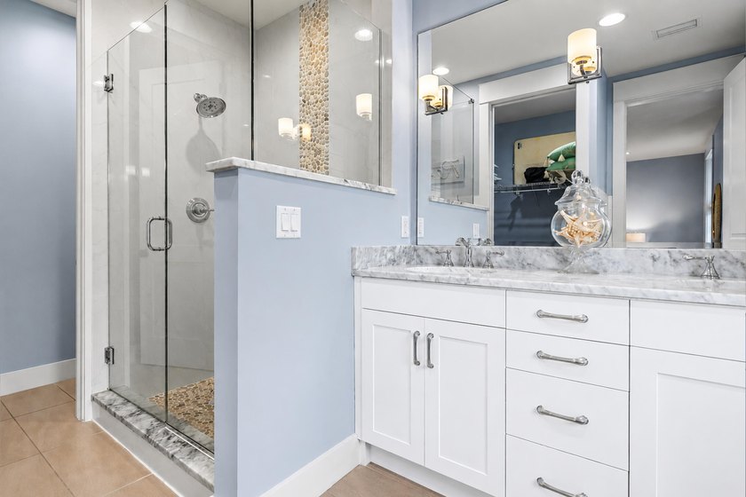 ''Southern Comfort'' is a 5-bedroom home with a carriage house - photo 30
