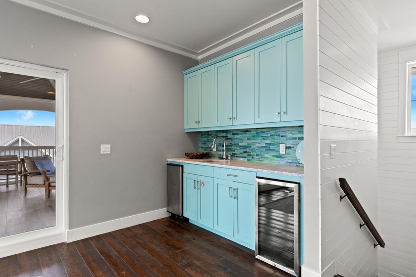 ''Southern Comfort'' is a 5-bedroom home with a carriage house - photo 37