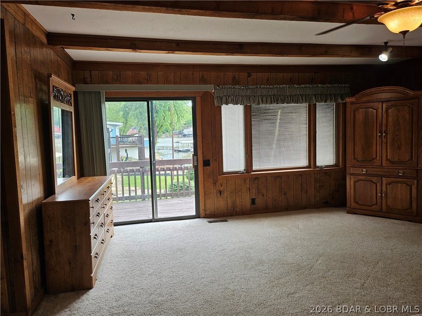 Lakefront living with private dock &amp; lake views! Enjoy the - photo 44