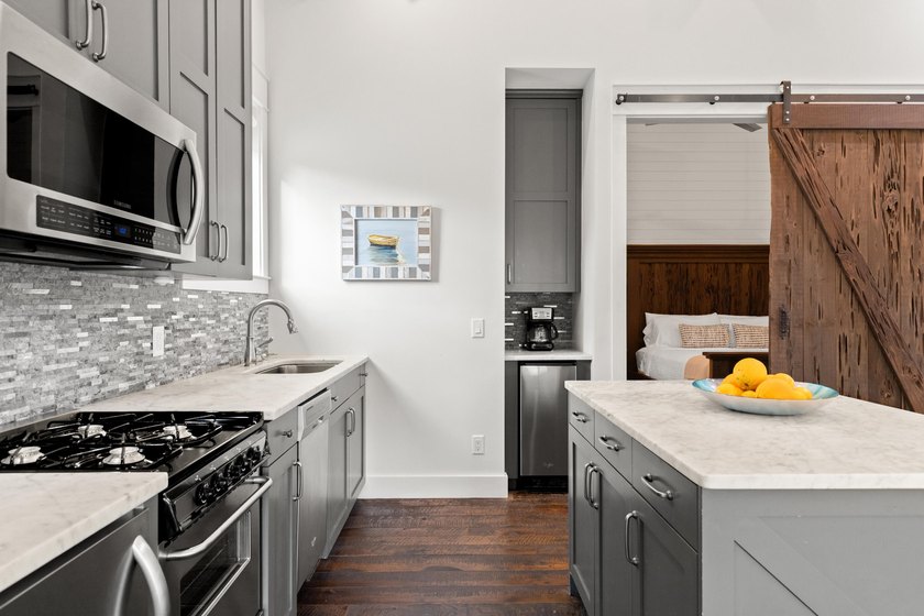 ''Southern Comfort'' is a 5-bedroom home with a carriage house - photo 45