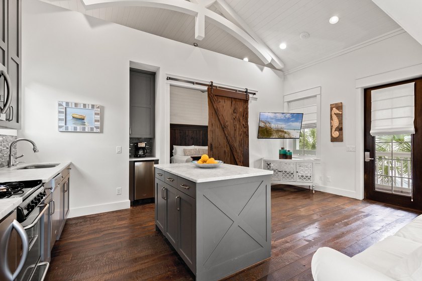 ''Southern Comfort'' is a 5-bedroom home with a carriage house - photo 46