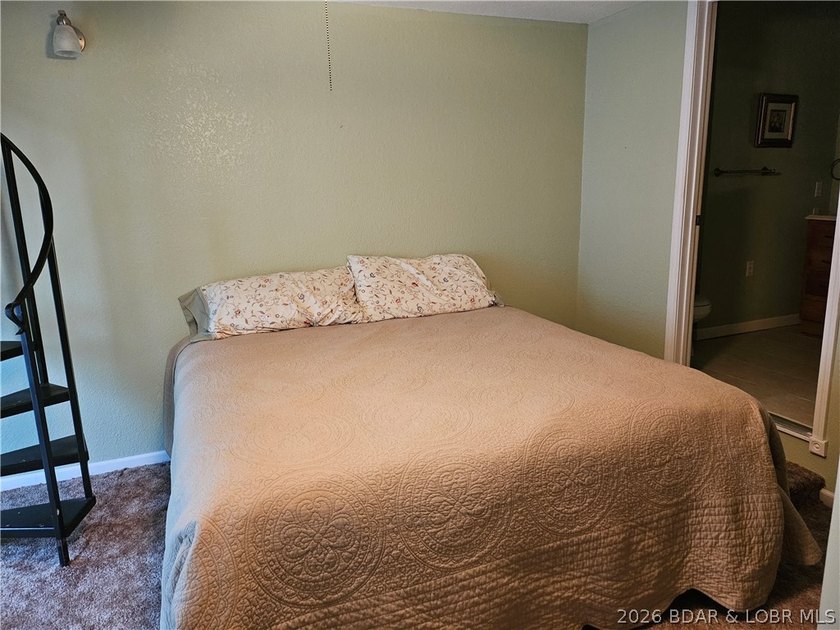 Lakefront living with private dock &amp; lake views! Enjoy the - photo 52