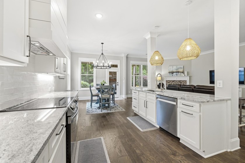 Charming cottage-style home in the sought-after Cuscowilla at - photo 10