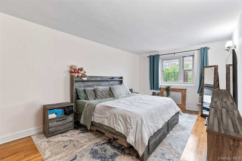 Spacious living in the city is possible! This fully updated - photo 11