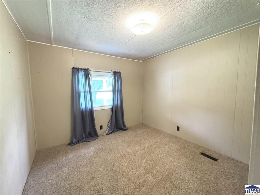 Looking for Lake life? This well-groomed 2-bedroom, 1.5 bathroom - photo 12