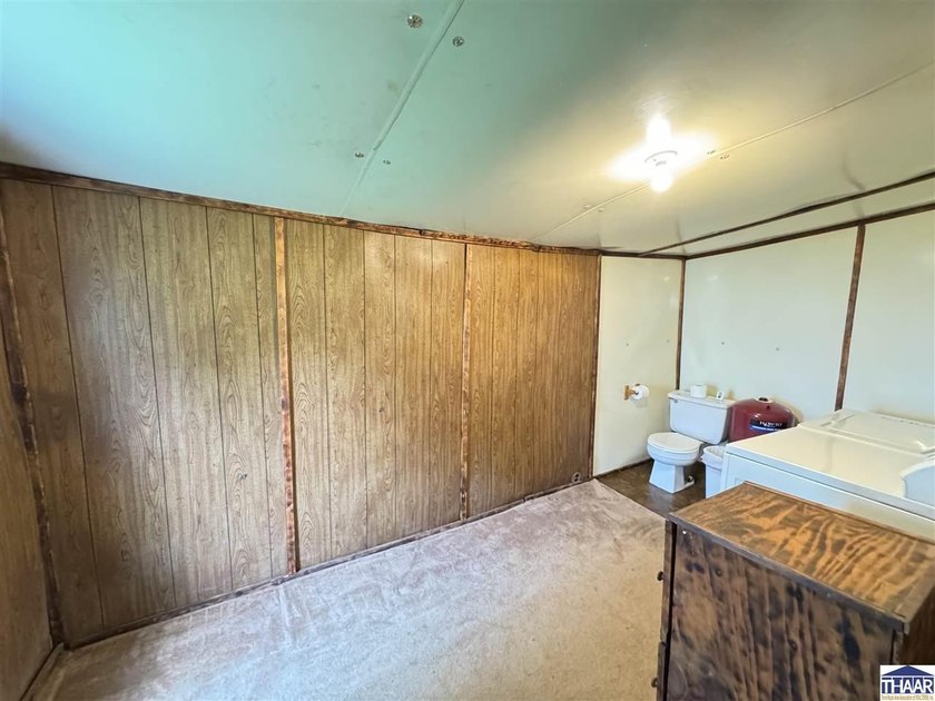 Looking for Lake life? This well-groomed 2-bedroom, 1.5 bathroom - photo 15
