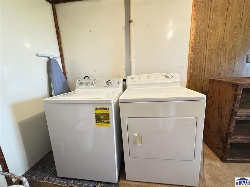 Looking for Lake life? This well-groomed 2-bedroom, 1.5 bathroom - photo 16