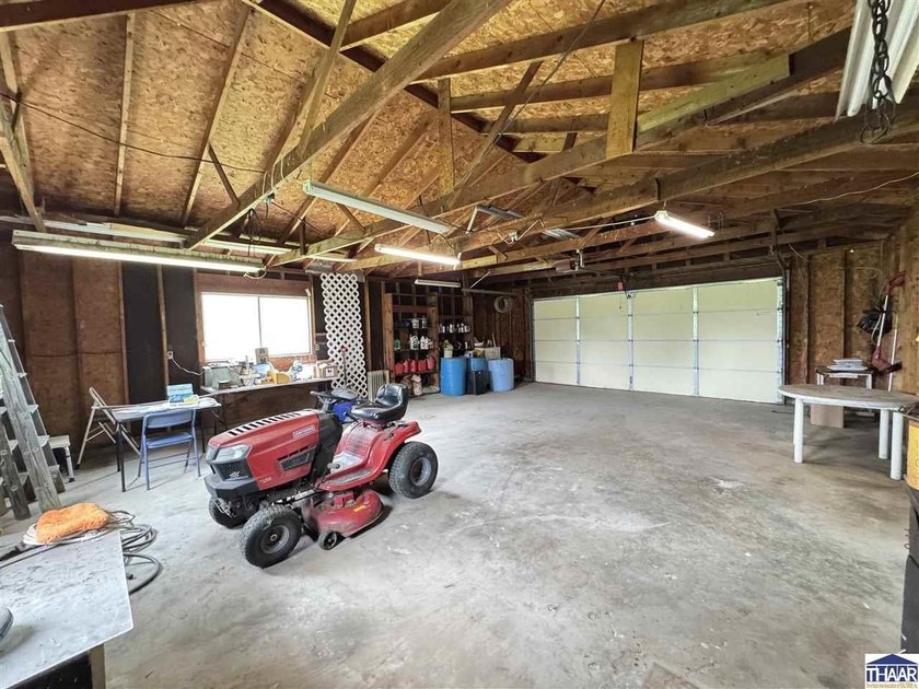 Looking for Lake life? This well-groomed 2-bedroom, 1.5 bathroom - photo 20