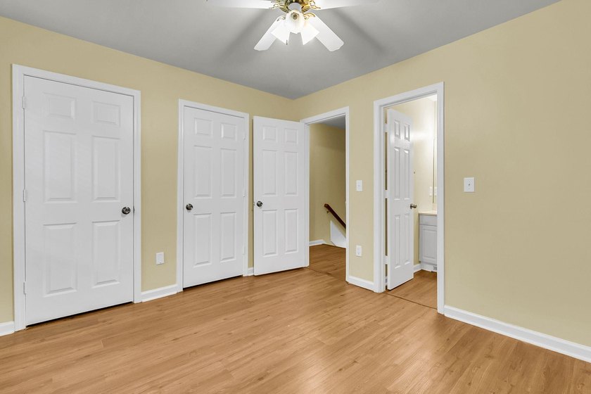 Welcome to your dream home! This beautifully renovated - photo 22