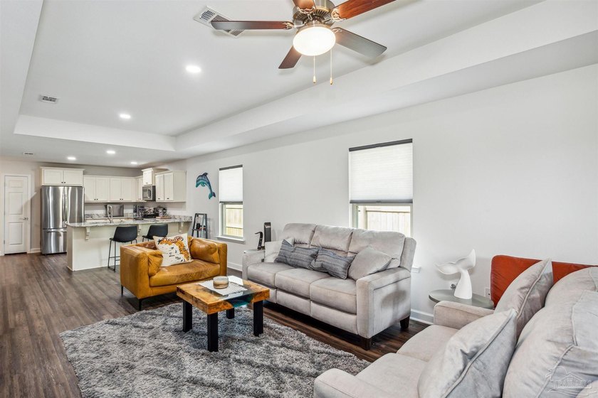 CAN THIS BE TRUE?? YES, IT IS!!! YOU CAN LIVE IN EAST HILL AT - photo 2