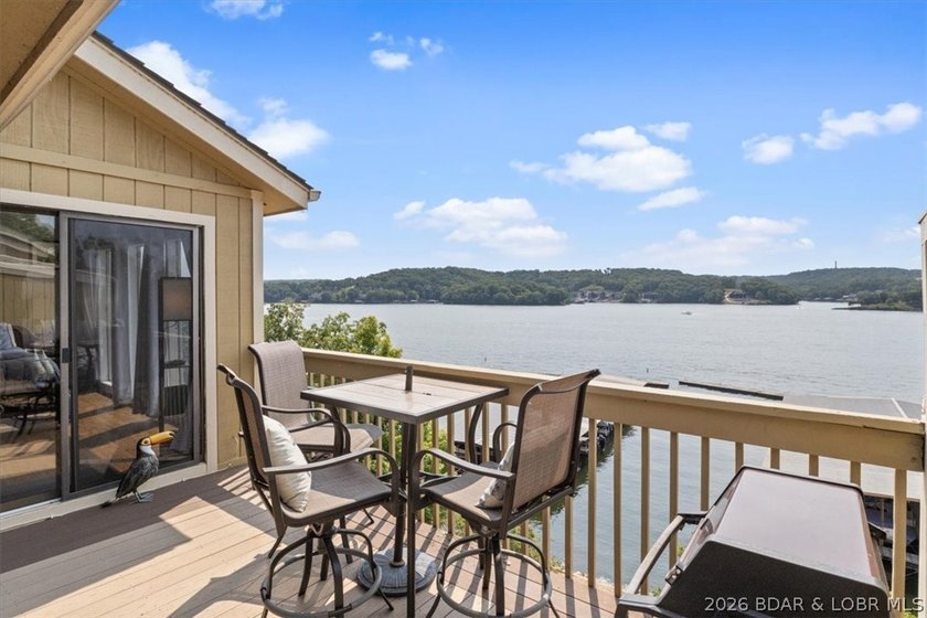 Incredible views and a 14x36 boat slip! Top-floor 3BR/2BA condo - photo 24
