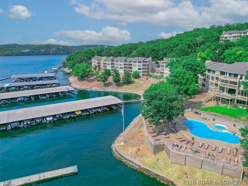 Incredible views and a 14x36 boat slip! Top-floor 3BR/2BA condo - photo 33