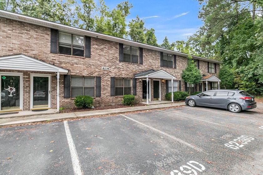 Welcome to your dream home! This beautifully renovated - photo 36