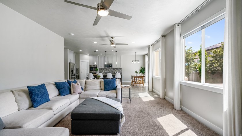 Welcome to this exceptional 3,789 sq. ft. two-story home in one - photo 7